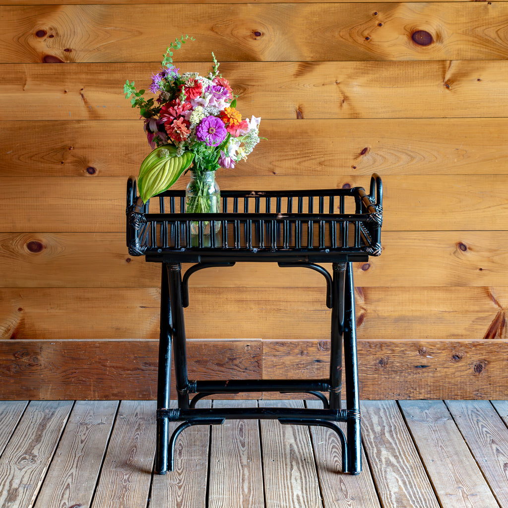 Black metal tray table hotsell